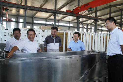 新華社遼寧分社社長(zhǎng)王振宏一行人員蒞臨一諾產(chǎn)業(yè)園區(qū)調(diào)研 新華社遼寧分社社長(zhǎng)王振宏一行人員蒞臨一諾產(chǎn)業(yè)園區(qū)調(diào)研